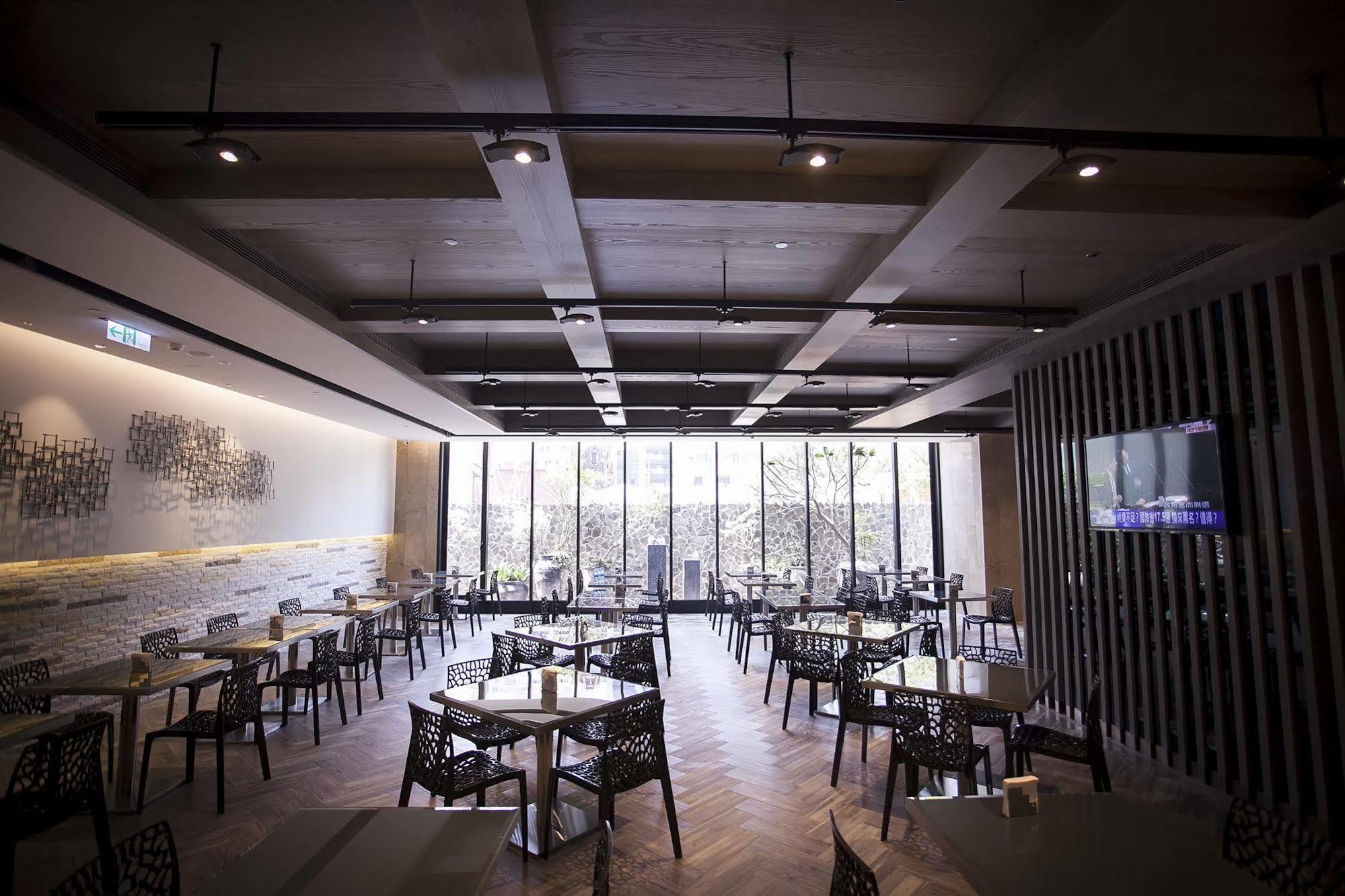 Royal Group Hotel Minghua Branch Kaohsiung Esterno foto